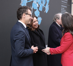 Su Majestad la Reina es recibida por la presidenta del Grupo de empresas y Fundación Sorigué, Ana Vallés y el director general de la FPdGI, Salvador T