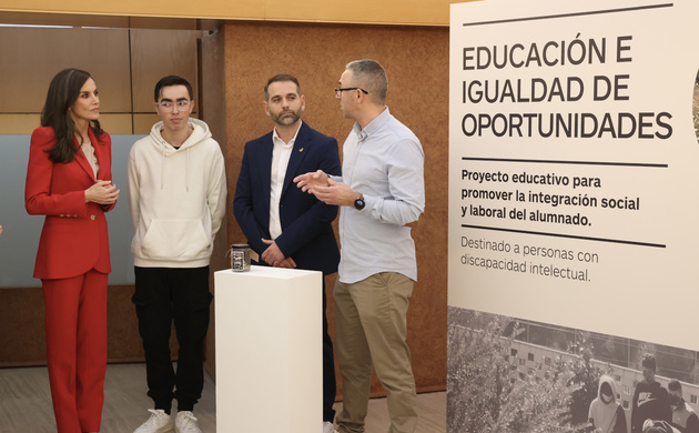 La Reina visita la exposición del proyecto social de la Fundación Sorigué, “Educación e igualdad de oportunidades”. Proyecto educativo para promover l