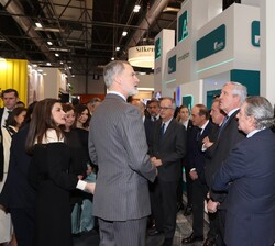 Los Reyes a su paso por el stand de Travelplan