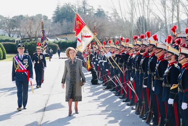 Revista de la Reina Doña Sofía a la Fuerza de la Guardia Real