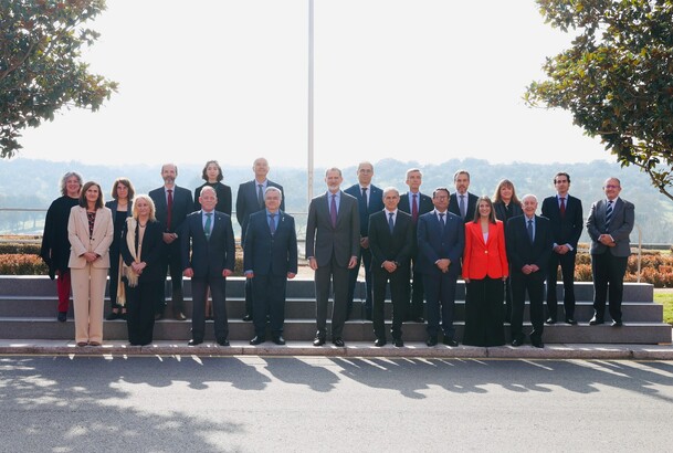 Su Majestad el Rey junto a la representación de la ETS de Ingeniería de Montes, Forestal y del Medio Natural de la Universidad Politécnica de Madrid