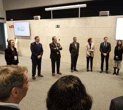 Su Majestad el Rey conversa con los empresarios y responsables de las empresas integrantes del Observatorio Empresarial para el Crecimiento Inclusivo