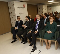 Don Felipe en el salón de actos