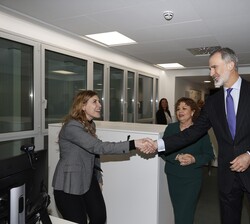 Don Felipe con el personal del Colegio de Registradores de España
