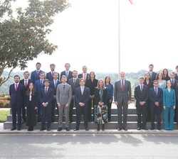 Su Majestad el Rey junto a la LXXII promoción del Cuerpo Superior de Técnicos Comerciales y Economistas del Estado
