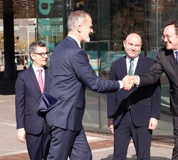 Su Majestad el Rey recibe el saludo del fiscal general del Estado, Álvaro García Ortíz