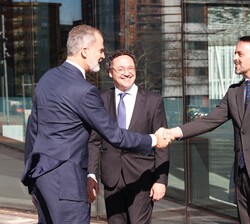 Su Majestad el Rey recibe el saludo del secretario de Estado de Justicia, Manuel Olmedo