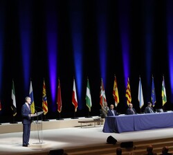 Su Majestad el Rey dirige unas palabras a los asistentes en la entrega de despachos a la 72ª promoción de la Carrera Judicial