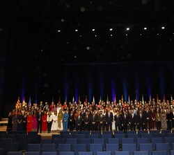 Su Majestad el Rey en la fotografía de grupo con los miembros de la 72ª promoción de la Carrera Judicial