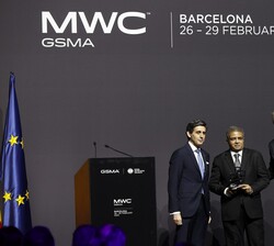 Premio “GSMA Chairman Award” a Hans Wijayasuriya, vicepresidente ejecutivo del grupo y director general del negocio de Telecomunicaciones 