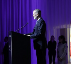 El Rey durante su intervención en la cena oficial del “MWC Barcelona 2024”