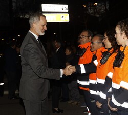 Su Majestad el Rey saluda a personal de la Generalitat valenciana
