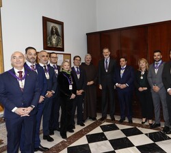 Su Majestad el Rey junto a la Junta de Gobierno de la Archicofradía de Jesús de Medinaceli