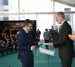 Su Majestad el Rey entrega las “Becas Iberdrola”
