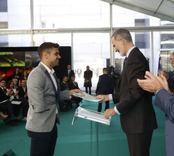 Su Majestad el Rey entrega las “Becas Iberdrola”