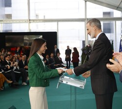 Su Majestad el Rey entrega las “Becas Iberdrola”