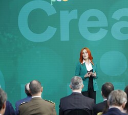 La bióloga molecular y miembro de la Agencia Espacial Europea en calidad de reserva, Sara García, dirigió unas palabras a los asistentes