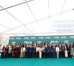 El Rey con los becados y estudiantes de otros programas de Iberdrola