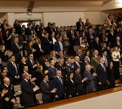 Los Reyes reciben el aplauso de los asistentes al concierto tras acceder a la Sala Sinfónica del Auditorio Nacional de Música