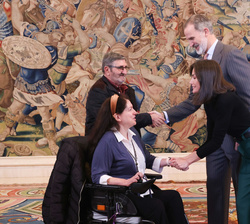 Sus Majestades los Reyes reciben el saludo de personas, familias, voluntariado y profesionales del Comité Español de Representantes de Personas con Di