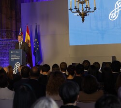 Su Majestad el Rey dirige unas palabras tras la entrega de los Premios Nacionales de Investigación