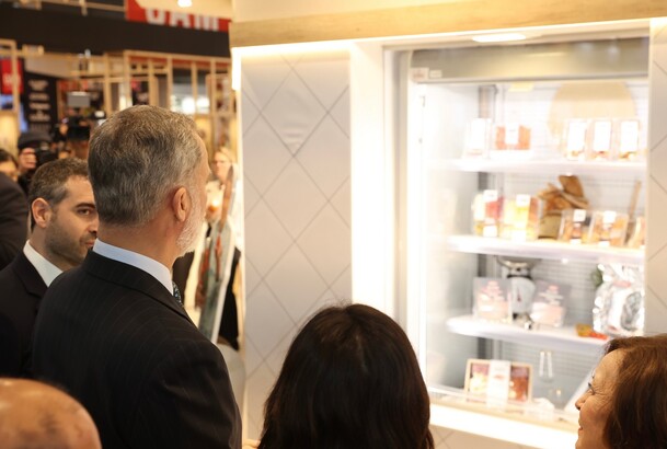 El Rey durante el rocorrido por el Salón Internacional de la Alimentación y Bebidas, “Alimentaria 2024” y “Hostelco 2024”