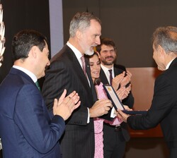 Don Pedro Cano, pintor, recibe la medalla de oro al mérito en las Bellas Artes 2022