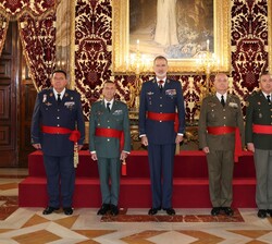 El Rey con los generales de división