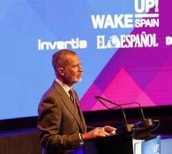 Don Felipe dirige unas palabras a los asistentes