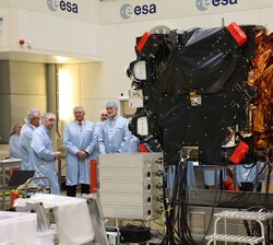 Desarrollo de la visita del Rey Felipe y el Rey Guillermo al Centro Europeo de Investigación y Tecnología Espacial de la Agencia Europea Espacial (ESA