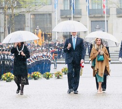 Sus Majestades los Reyes en la Ofrenda Floral