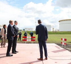 Visita de los Reyes Felipe y Guillermo a las terminales del Puerto de Ámsterdam