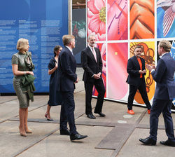 Sus Majestades los Reyes junto a los Reyes de los Paises Bajós y Su Alteza Real la Princesa Catalina Amalia recorren la muestra de Arte Contemporáneo 