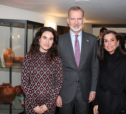 Sus Majestades los Reyes durante el encuentro con la colectividad española residente en Países Bajos
