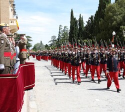 Desfile de los componentes de la Academia General Militar