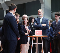 Su Majestad el Rey conversa con jóvenes de la Generación Propósito, Generación Talento, Generación Arte y Generación Docentes de la FPdGi