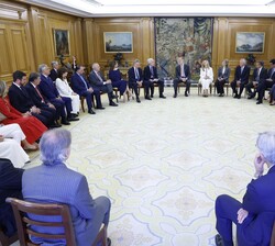 Su Majestad el Rey durante la audiencia con el Patronato de la Fundación Hermes