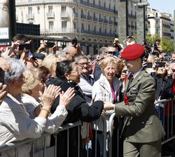 Doña Leonor recibe el cariño de los zaragozanos
