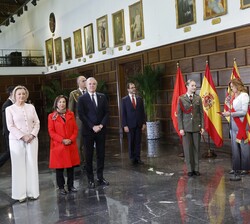 Lectura del acuerdo de concesión del título de hija adoptiva de Zaragoza por la alcaldesa de Zaragoza