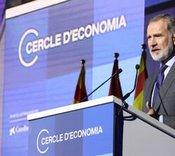 Don Felipe dirigió unas palabras a los asistentes