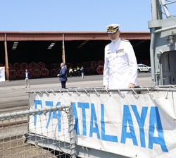 Su Majestad el Rey embarca en el Patrullero "Atalaya"