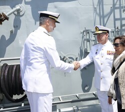 Su Majestad el Rey recibe el saludo del jefe del Estado Mayor de la Defensa, Teodoro Esteban López Calderón