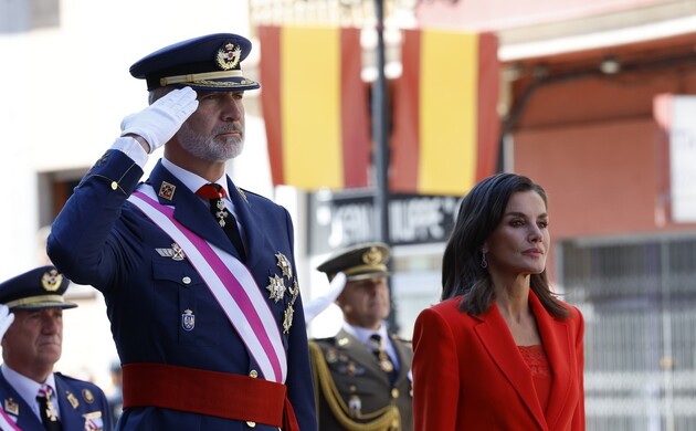 Don Felipe y Doña Letizia en el momento de la interpretación del Himno Nacional 