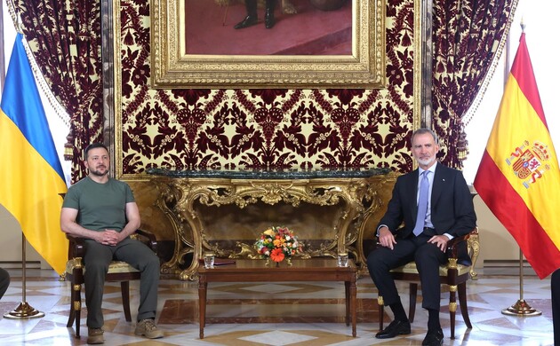 Su Majestad el Rey con el Presidente de Ucrania, Volodymyr Zelenskyy durante su encuentro 