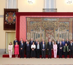 Su Majestad el Rey junto a los participantes en la reunión de la Fundación del Foro de Marcas Renombradas Españolas (FMRE)