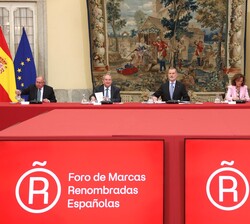 Don Felipe, en el Patio de los Borbones, preside la reunión
