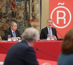 Su Majestad el Rey declara abierta la sesión