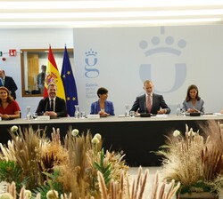 Su Majestad el Rey abre la sesión de la primera reunión del Real Patronato de la Galería de las Colecciones Reales