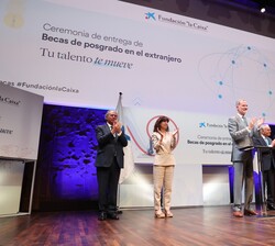 Su Majestad el Rey preside la 42ª edición de la ceremonia de entrega de las becas de posgrado en el extranjero de la Fundación “la Caixa”