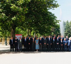 El Rey junto a los asistentes a al reunión